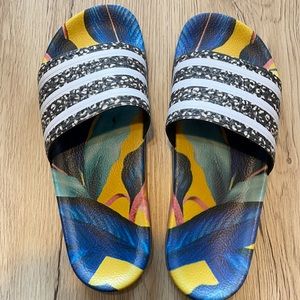 Adidas slides Sz 9 women